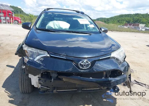 2016 Toyota Rav4 Le z USA, uszkodzony, nr VIN 2T3BFREV3GW435598